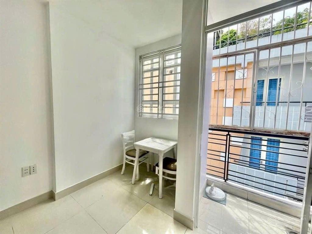 Nhỉnh 5x  duplex ban công siêu thoáng  nằm trung tâm q10