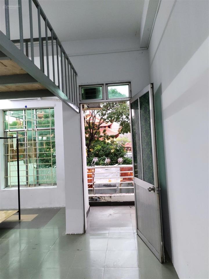 Hơn 5tr  duplex ban công siêu rộng  gần vạn hạnh mall chỉ vài phút
