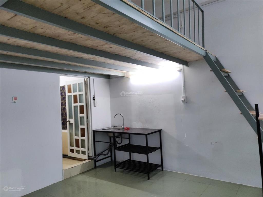 Hơn 5tr  duplex ban công siêu rộng  gần vạn hạnh mall chỉ vài phút