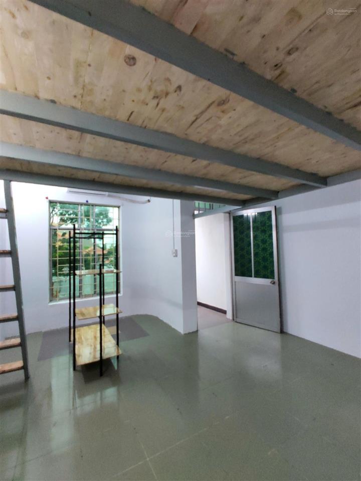 Hơn 5tr  duplex ban công siêu rộng  gần vạn hạnh mall chỉ vài phút