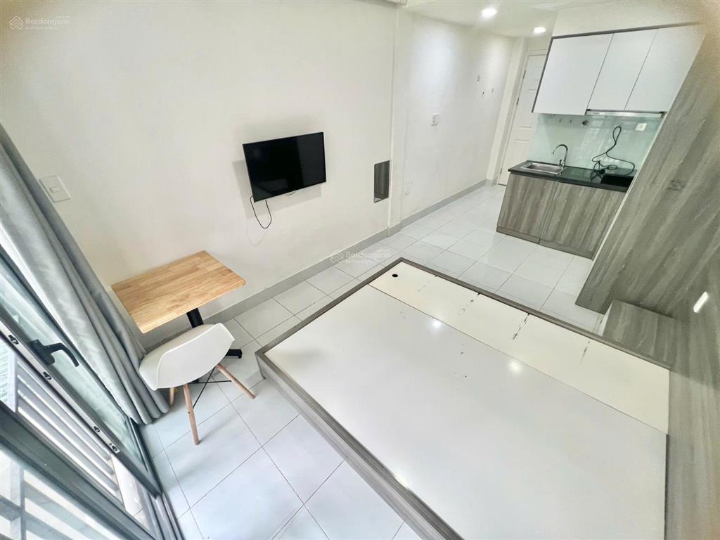 Hơn 6x  studio ban công  tiện đến chợ tân định vài phút