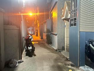 Nhà đẹp như mới, chính chủ, vào ở luôn