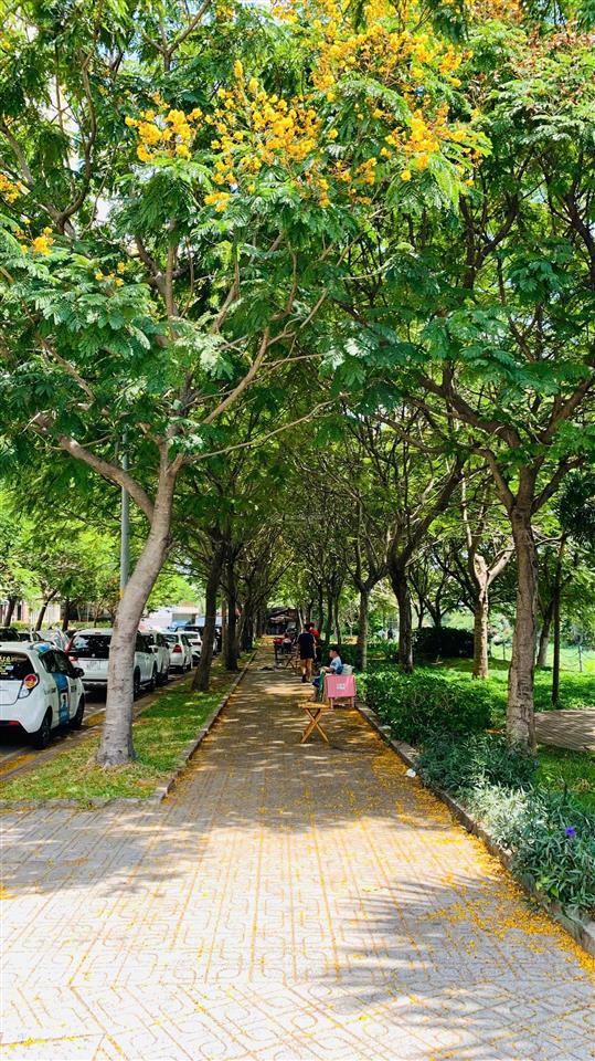 Cần tiền bán rẻ gấp căn hộ góc sunview town thủ đức hướng đông nam sổ hồng sẵn công viên ven sông