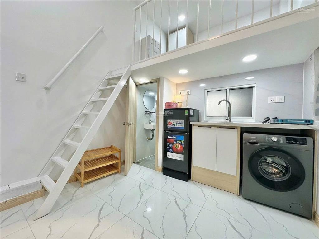 Cho thuê phòng duplex full nội thất có máy giặt sát bên trường đại học tài chính marketing