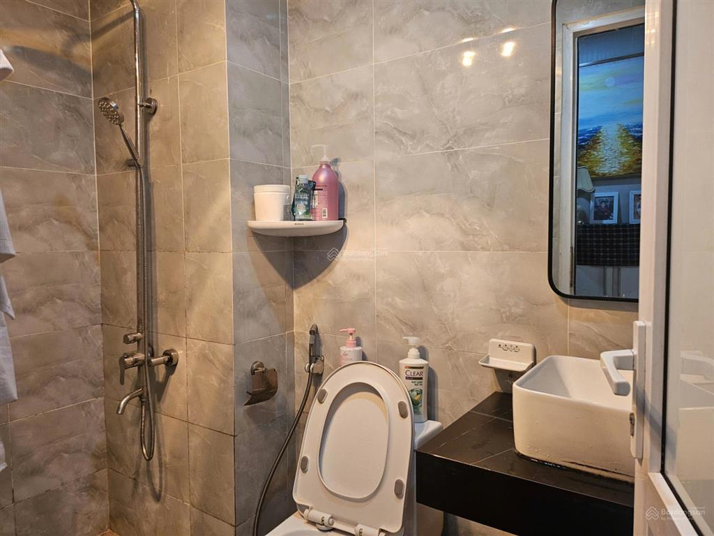 Chính chủ bán gấp căn 2n2vs toà gemek2 đối diện vinsmart sẵn sổ giá cực tốt về ở ngay, 66m2 sử dụng