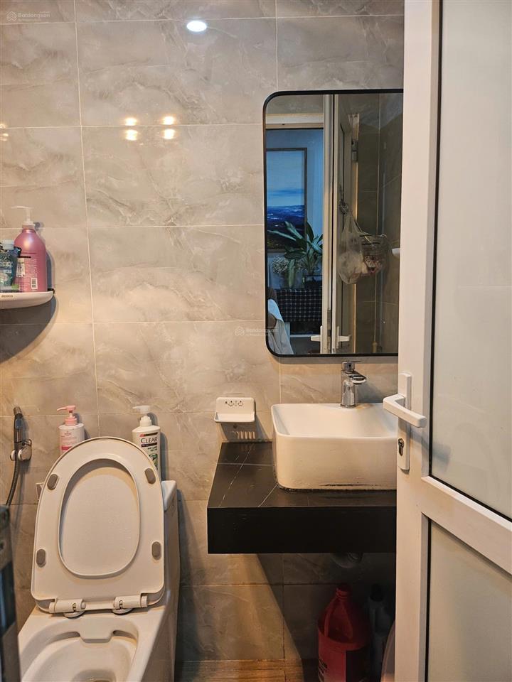 Chính chủ bán gấp căn 2n2vs toà gemek2 đối diện vinsmart sẵn sổ giá cực tốt về ở ngay, 66m2 sử dụng