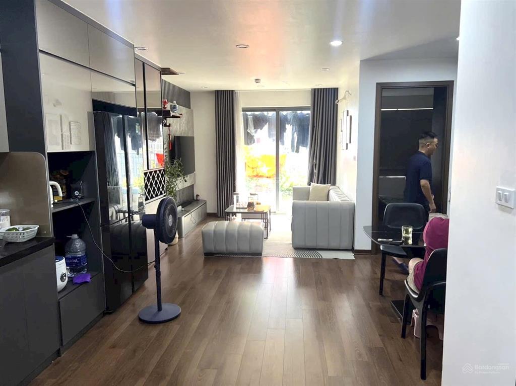 Cần tiền gấp giảm giá sâu căn 2 phòng ngủ 70 m2 tòa thăng long capital ban công hướng đông