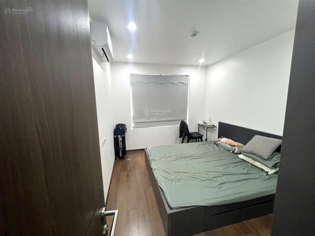 Cần tiền gấp giảm giá sâu căn 2 phòng ngủ 70 m2 tòa thăng long capital ban công hướng đông