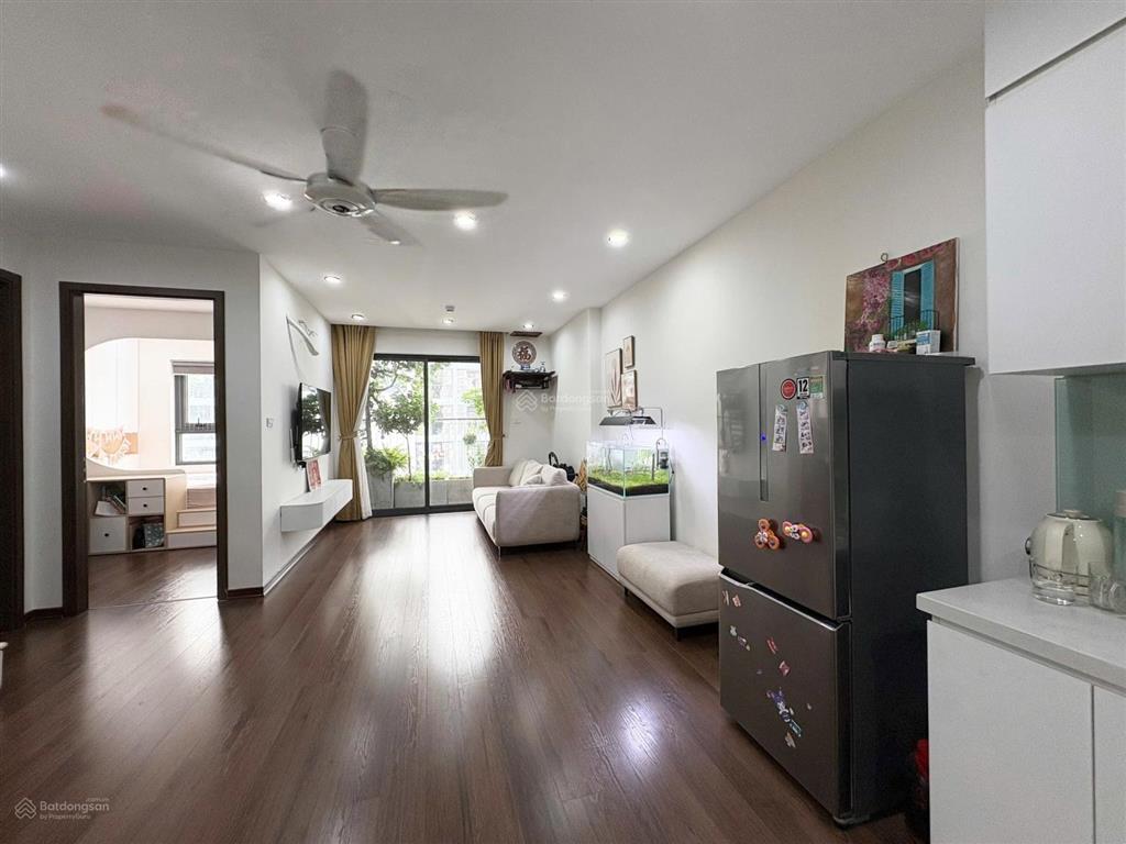 Giảm ngay 200 tr bán gấp căn 2pn 69,9m2 toà thăng long capital, full nội thất hướng đông