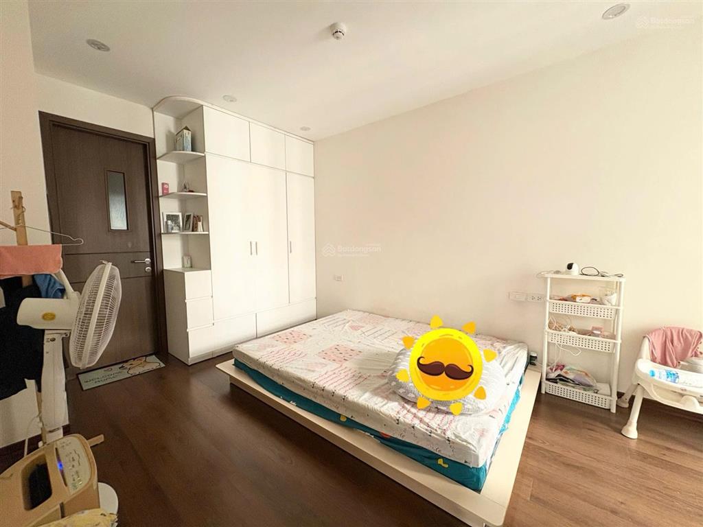 Giảm ngay 200 tr bán gấp căn 2pn 69,9m2 toà thăng long capital, full nội thất hướng đông