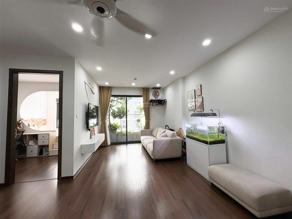 Giảm ngay 200 tr bán gấp căn 2pn 69,9m2 toà thăng long capital, full nội thất hướng đông