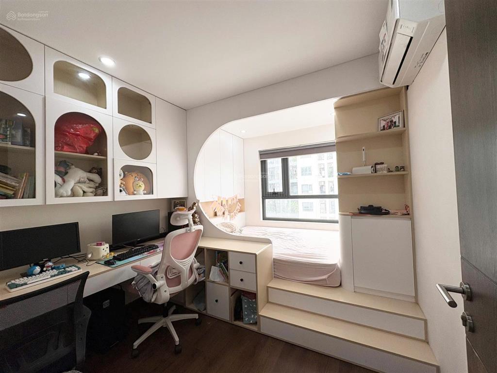 Giảm ngay 200 tr bán gấp căn 2pn 69,9m2 toà thăng long capital, full nội thất hướng đông