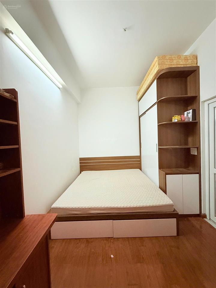 Cần tiền gấp cắt lỗ 300 triệu bán căn 2n2vs ban công đông nam mát mẻ toà gemek1 mặt lê trọng tấn