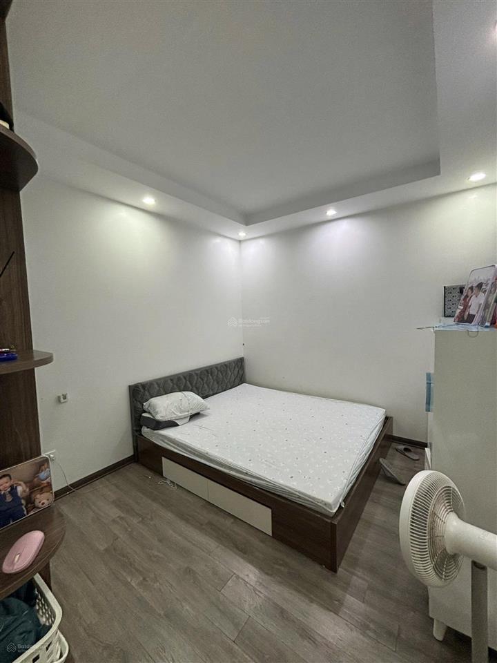 Nhà tôi chính chủ cần bán gấp căn 2pn tầng 10 tòa 18t golden an khánh 60m, có sổ giá chỉ 3 tỷ