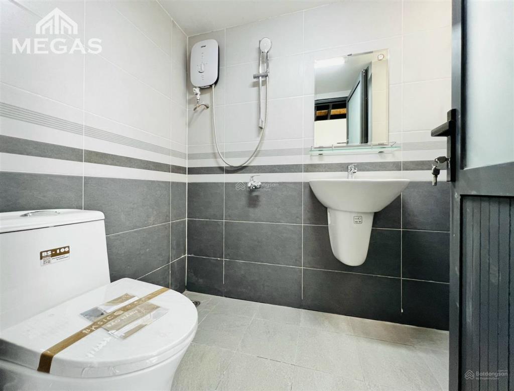 Phòng mới có gác đầy đủ nội thất ngay cầu nguyễn văn cừ