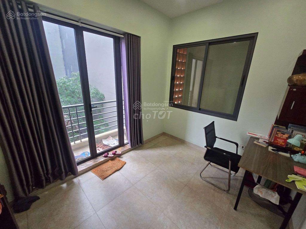Chính chủ gửi bán phú thượng tây hồ, nhà mặt ngõ thông ô tô 7 chỗ vào nhà..dt 72m x 3 tầng, 16,5tỷ.
