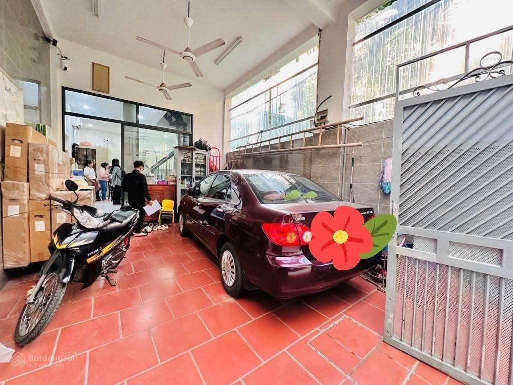 Trung tâm phú thượng ngõ thông ô tô vào nhà, nhà đẹp lô góc thoáng sáng, dt 58 m2, 17,8 tỷ