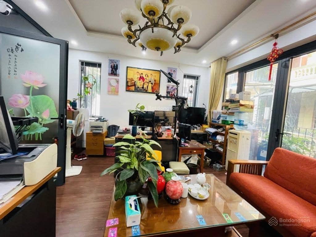 Trung tâm phú thượng ngõ thông ô tô vào nhà, nhà đẹp lô góc thoáng sáng, dt 58 m2, 17,8 tỷ