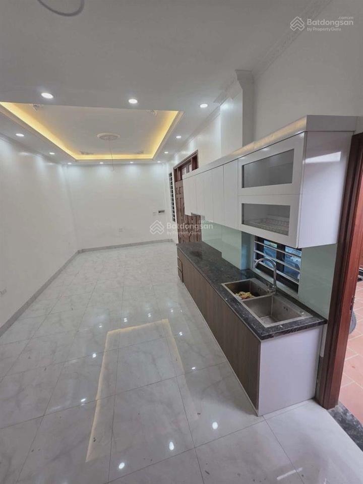 +trung tâm phú thượng, tây hồ. dân xây 6 tầng thang máy, full nội thất. 9.8 tỷ (thương lượng ).