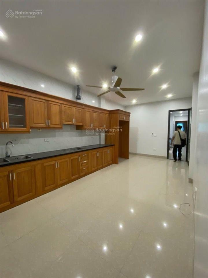 Thụy khuê tây hồ, dân xây, dt 72 m x 5 tầng ,thang máy, đường trước nhà 3 m, 21,5 tỷ