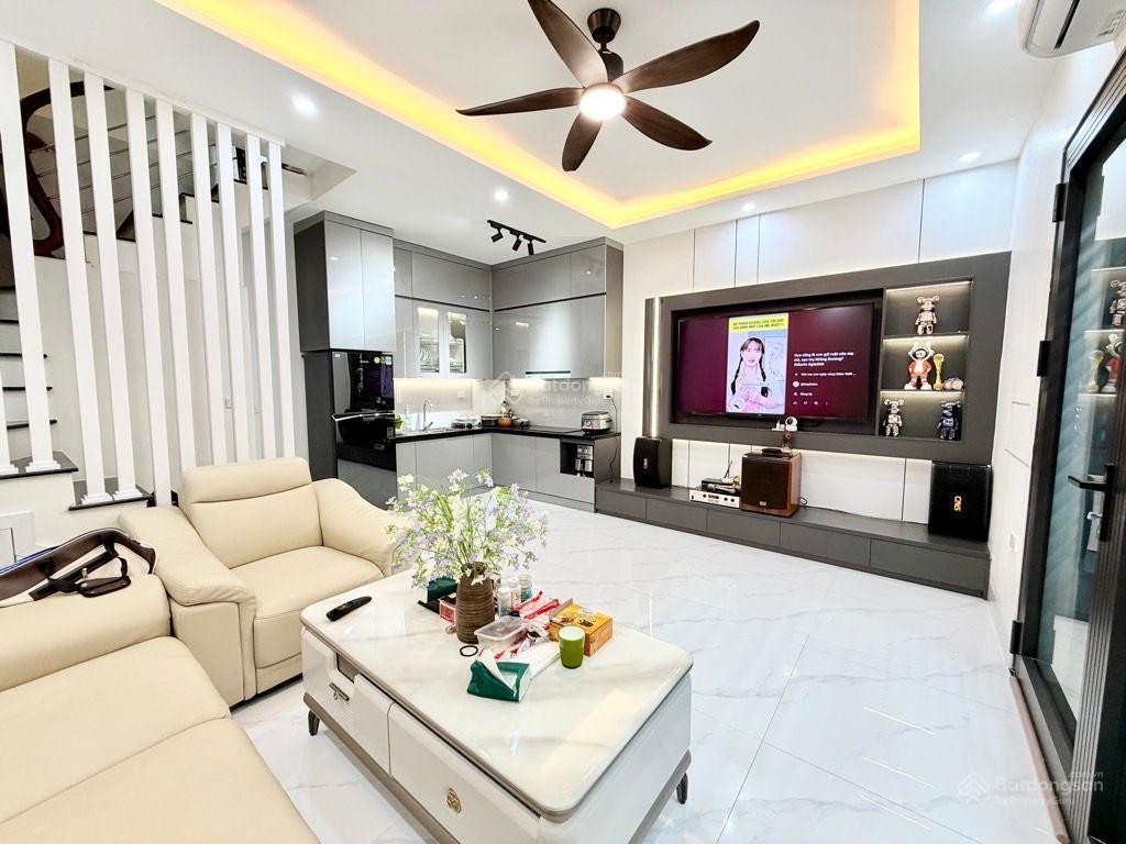 Thụy khuê tây hồ, dân xây, dt 72 m x 5 tầng ,thang máy, đường trước nhà 3 m, 21,5 tỷ