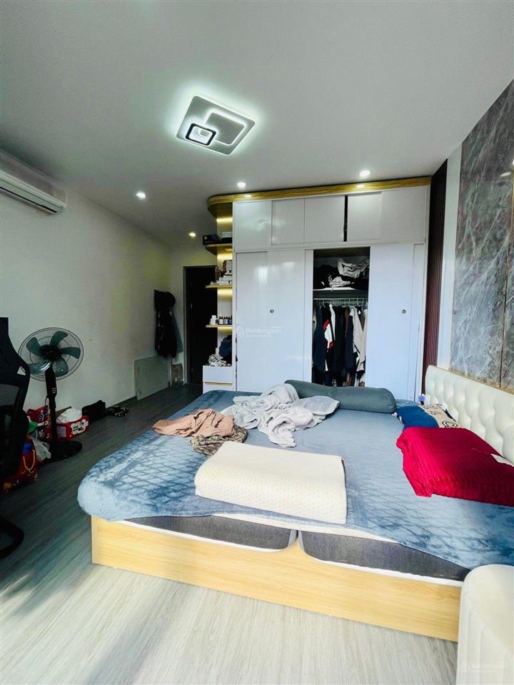 Cần bán gấp nhà tại an dương vương, 8,6 tỷ, 43m2, 3pn, 3wc bao đẹp giá tốt ngõ thông ô tô qu nhà..