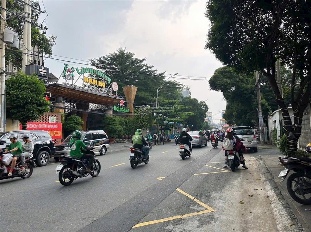 Mtkd dương đức hiền ngang 22.5m hiếm dt 22.5 x 61m cn 1.370m2 (đất ở đô thị) 150 tỷ tl