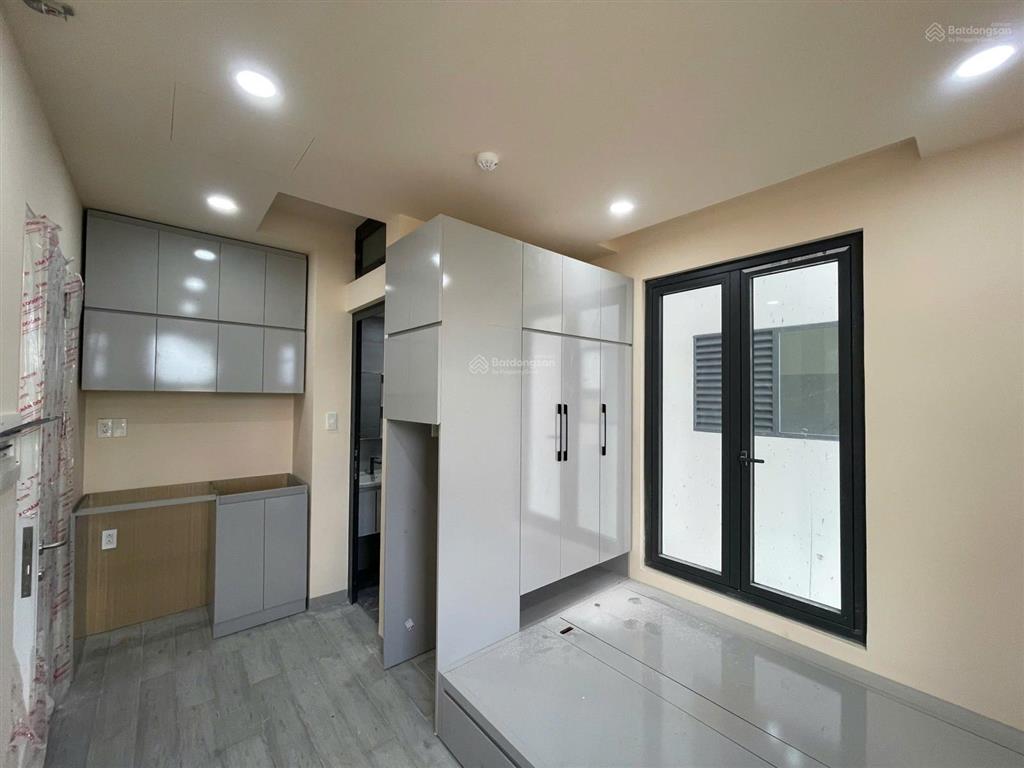 Studio cửa sổ mới 100% 4tr5 full nội thất máy giặt riêng, tủ lạnh, đại học tôn đức thắng, mở (ou)