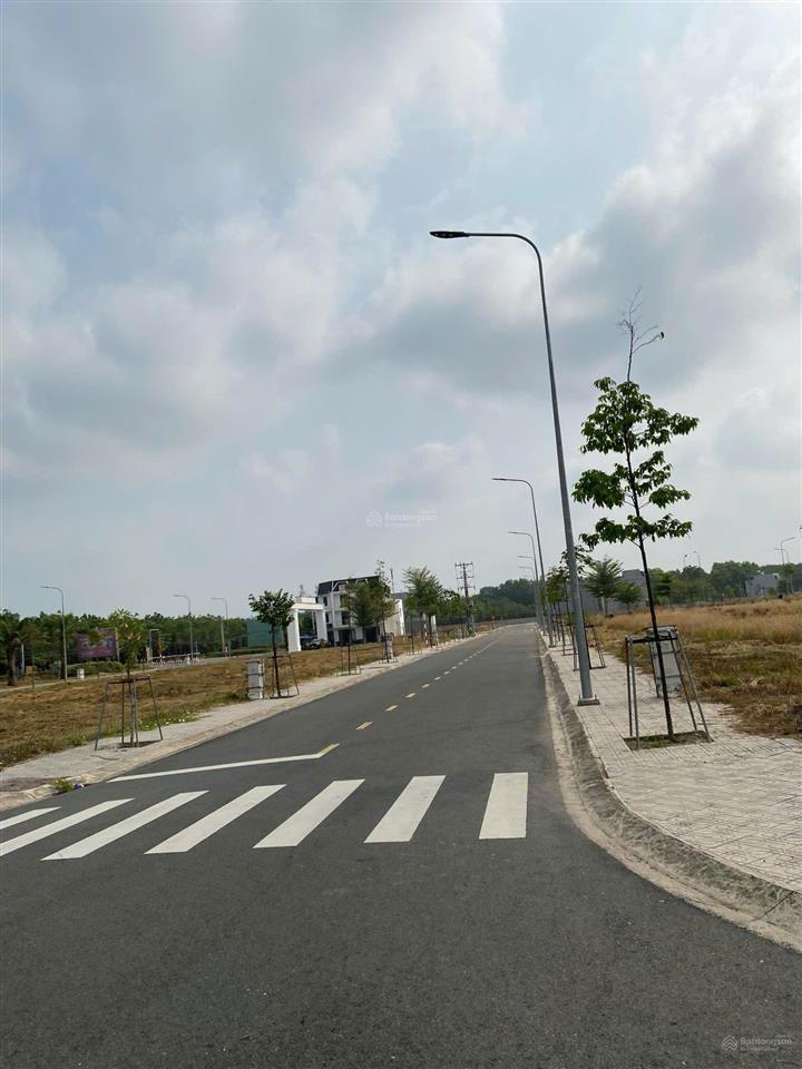 Đầu tư sinh lời đất trung tâm hành chính bàu bàng 100m2 giá 2,345 tỷ