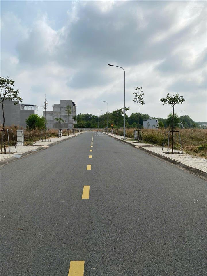 Đầu tư sinh lời đất trung tâm hành chính bàu bàng 100m2 giá 2,345 tỷ