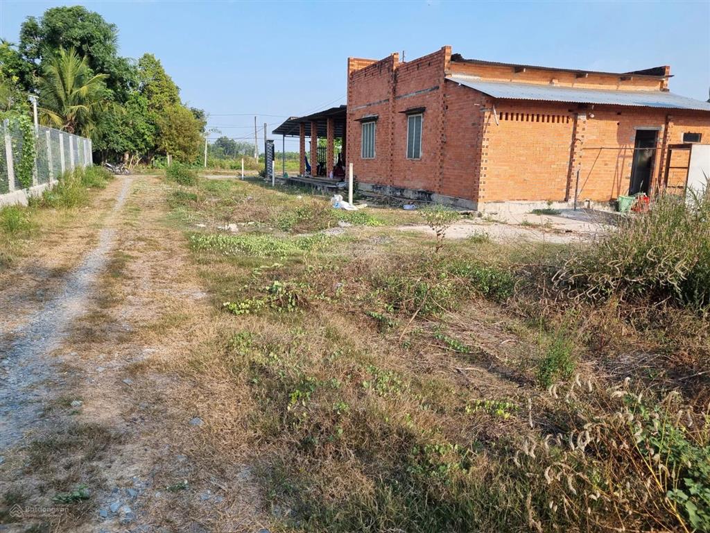 5x40m full thổ. 2 mặt tiền. dân đông. gần kcn hiệp thạnh. 3xx tr