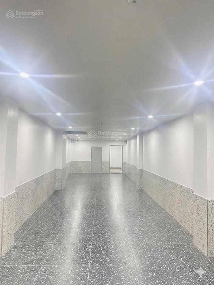 Bán chdv quan nhân gần ôtô, 110m27tthang máy, full nội thất mới xịn xò, giá 26.9 tỷ