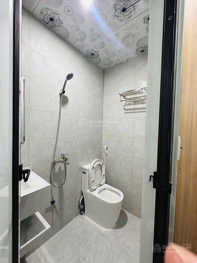 Bán chdv quan nhân gần ôtô, 110m27tthang máy, full nội thất mới xịn xò, giá 26.9 tỷ