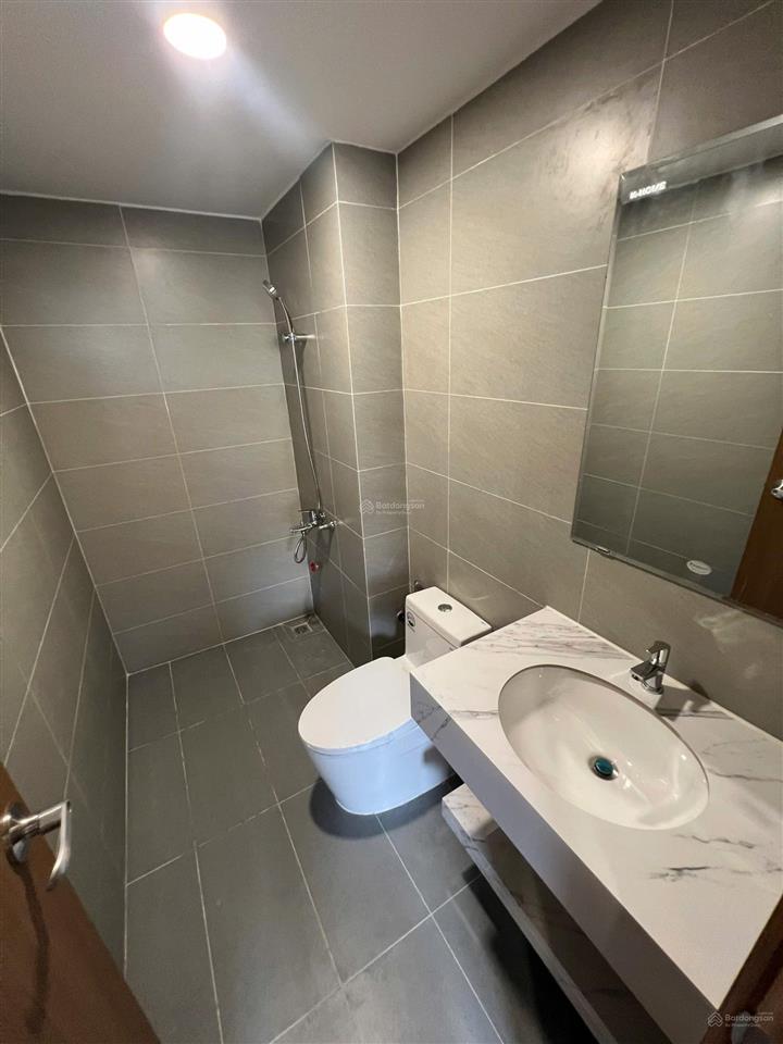 Bán nhà ở xã hội hoà phú  thủ dầu một căn 1 trệt 1 lửng 1 lầu  thanh toán 70%  full nội thất