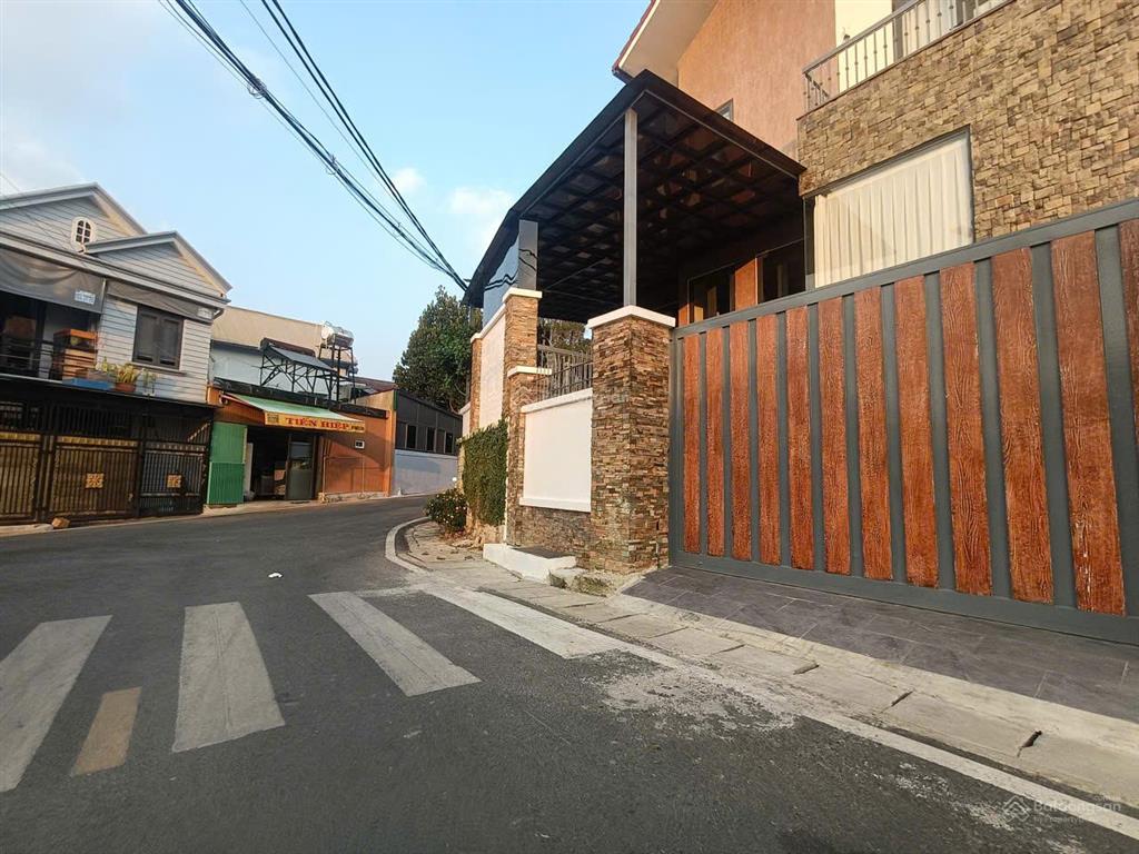 Bán nhà đất, diện tích sử dụng 396 m2, diện tích đất ở đô thị (theo sổ) 283m2