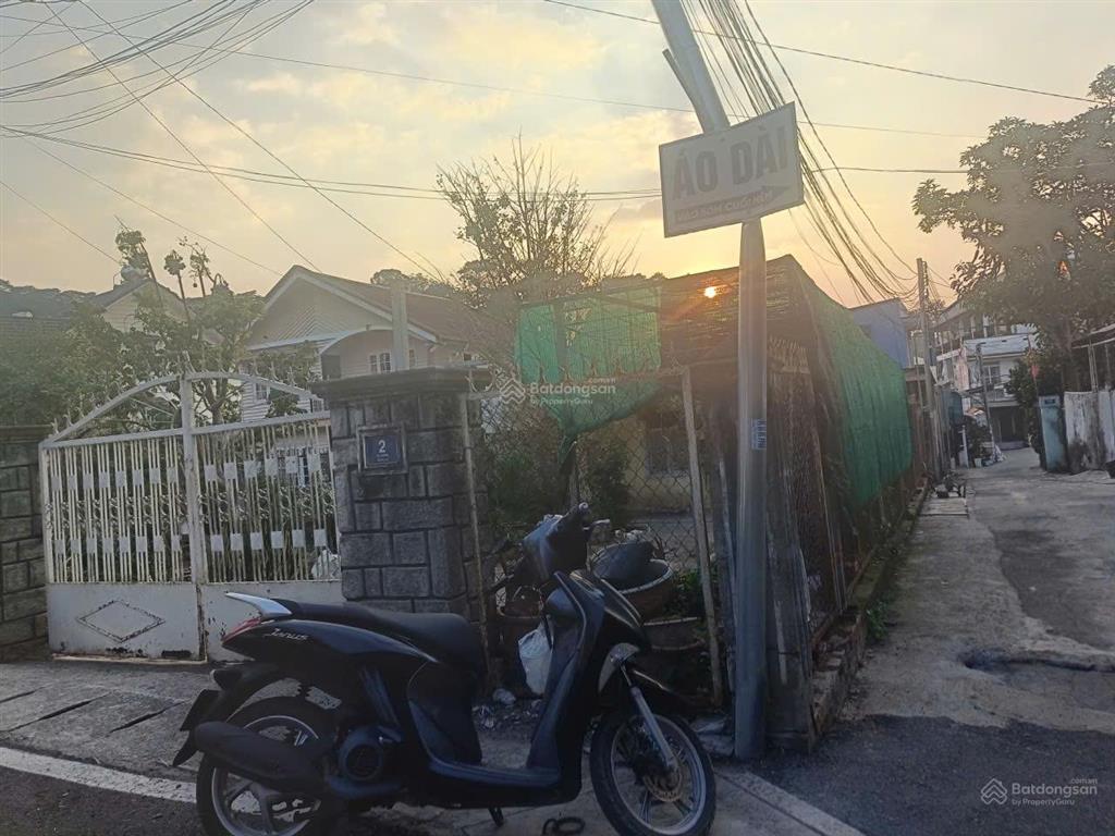 Bán nhà đất, diện tích sử dụng 396 m2, diện tích đất ở đô thị (theo sổ) 283m2