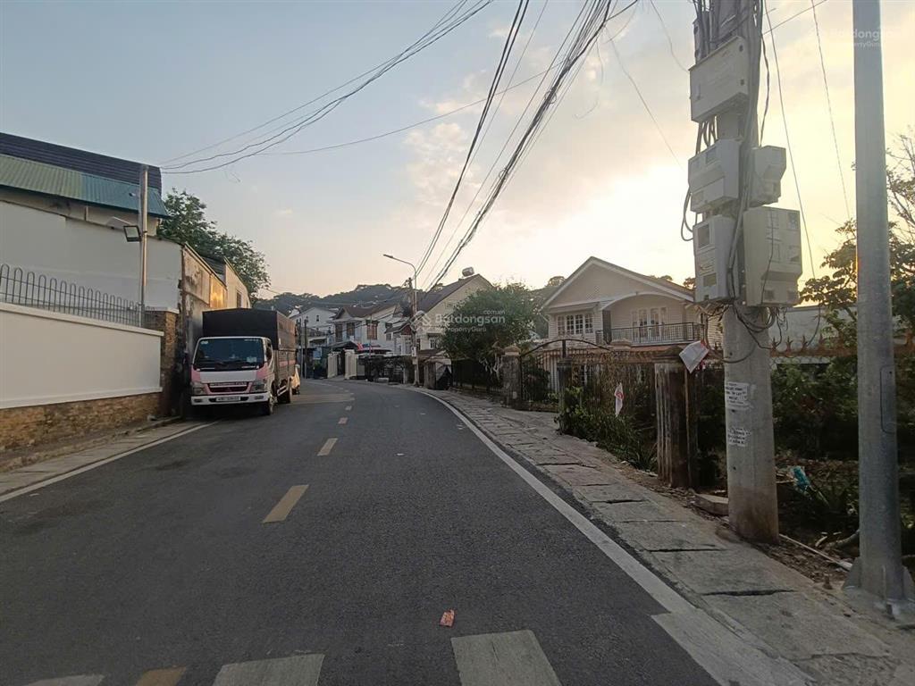 Bán nhà đất, diện tích sử dụng 396 m2, diện tích đất ở đô thị (theo sổ) 283m2
