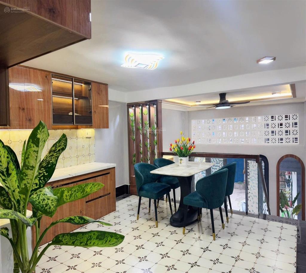 Hậu giang quận 6 4tầng lung linh, 42m2 chỉ 6.75đ, công năng đầy đủ, tặng nội thất xịn, hẻm 5m