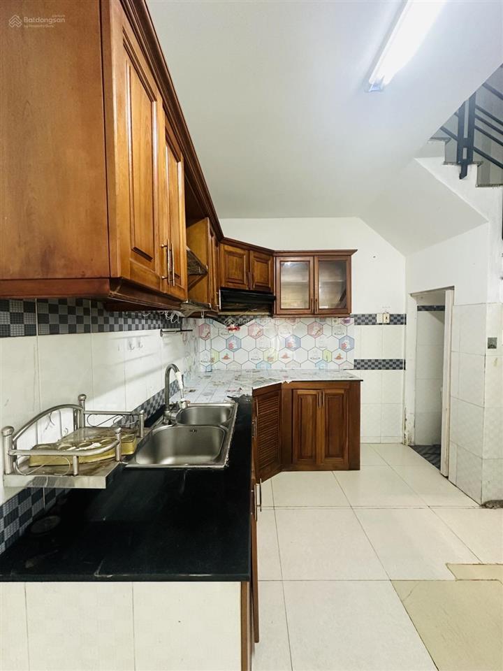 Quận 10 33m2 8.3tỷ, hẻm ô tô kinh doanh thông tứ phía, sát đường 3/2, đã giảm chào sâu