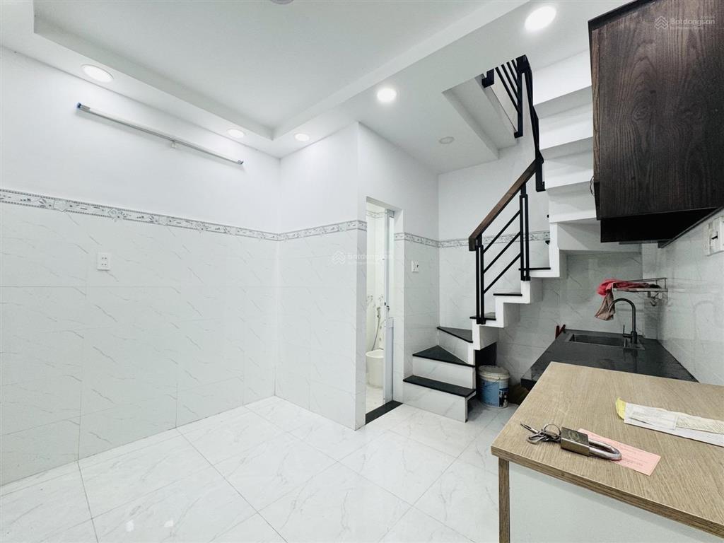 Nhỉnh 2tỷ trung tâm q10, nhà đẹp ở liền, hẻm ba gác sạch sẽ