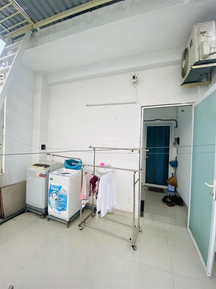Chdv quận 10, sát hẻm xe hơi, 4 tầng 8 phòng khép kín, dòng tiền sẵn