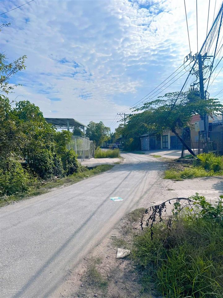 Bán gấp 750tr lô đất 240m2 trảng bàng thổ cư shr  mặt tiền 8,5m nhựa