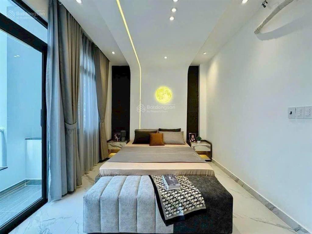 3 tỷ giảm còn 2 tỷ 850. căn 55m2 hoàng sa, tân bình gần nhà thờ an lạc. xây 4 tầng, sổ hoàn công.