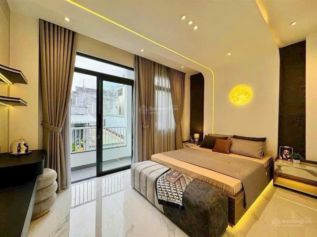 3 tỷ giảm còn 2 tỷ 850. căn 55m2 hoàng sa, tân bình gần nhà thờ an lạc. xây 4 tầng, sổ hoàn công.