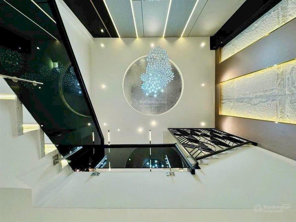 3 tỷ giảm còn 2 tỷ 850. căn 55m2 hoàng sa, tân bình gần nhà thờ an lạc. xây 4 tầng, sổ hoàn công.
