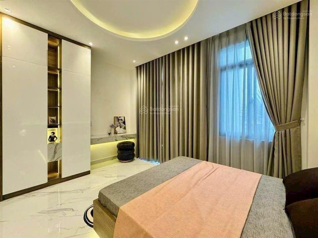 3 tỷ giảm còn 2 tỷ 850. căn 55m2 hoàng sa, tân bình gần nhà thờ an lạc. xây 4 tầng, sổ hoàn công.