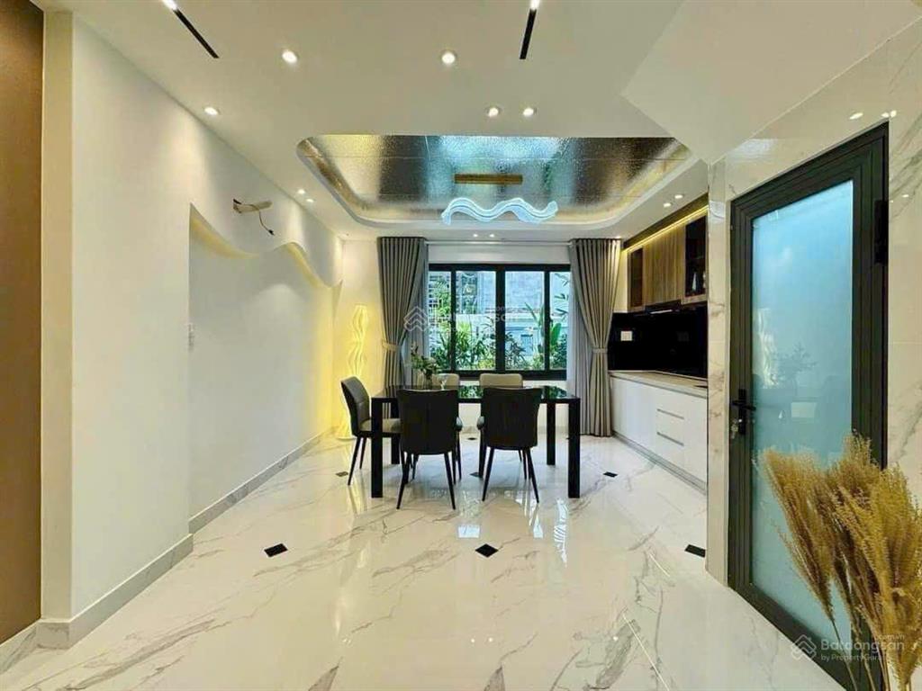 3 tỷ giảm còn 2 tỷ 850. căn 55m2 hoàng sa, tân bình gần nhà thờ an lạc. xây 4 tầng, sổ hoàn công.