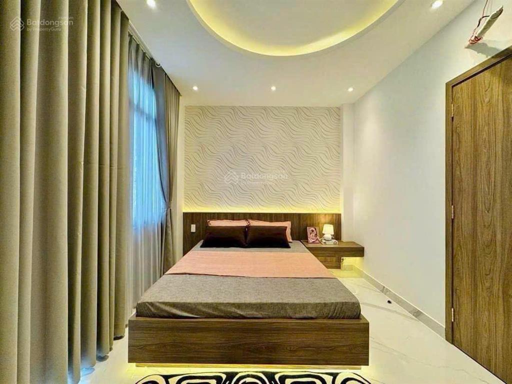 3 tỷ giảm còn 2 tỷ 850. căn 55m2 hoàng sa, tân bình gần nhà thờ an lạc. xây 4 tầng, sổ hoàn công.