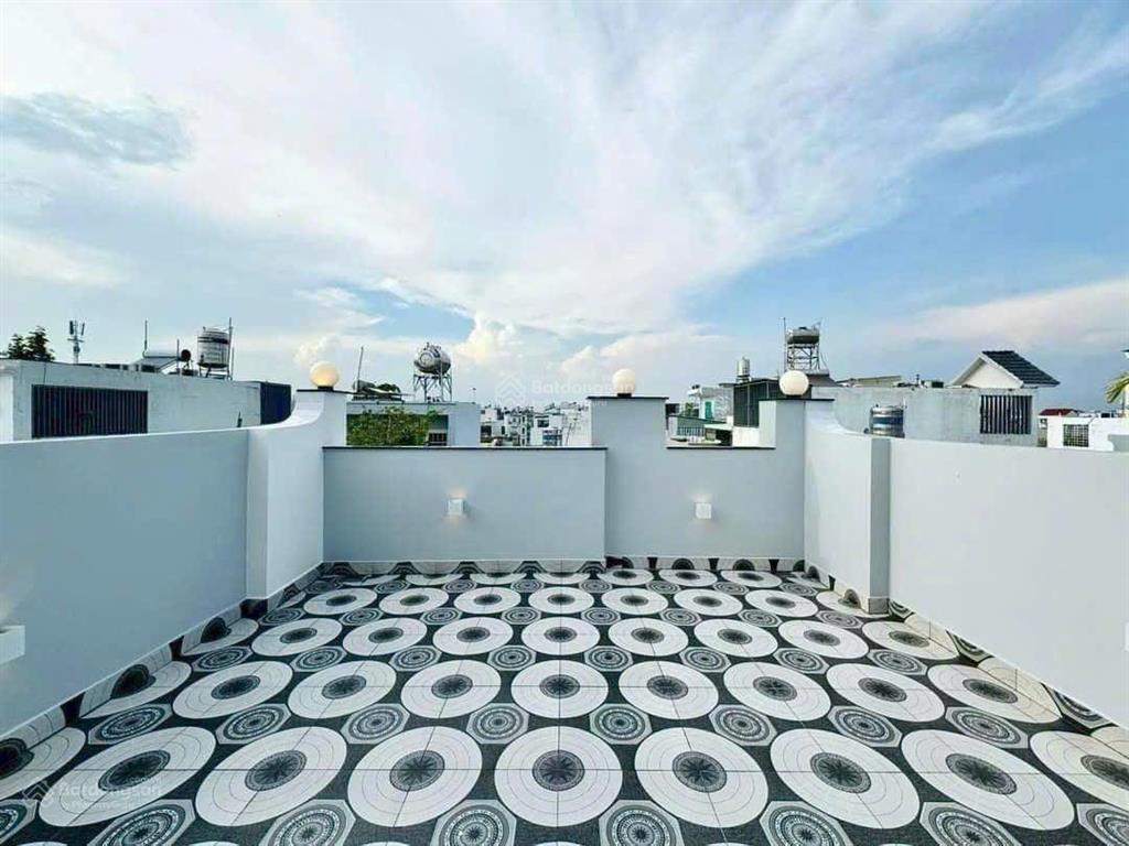3 tỷ giảm còn 2 tỷ 850. căn 55m2 hoàng sa, tân bình gần nhà thờ an lạc. xây 4 tầng, sổ hoàn công.