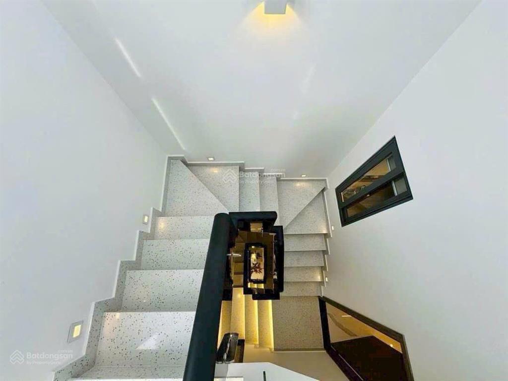 3 tỷ giảm còn 2 tỷ 850. căn 55m2 hoàng sa, tân bình gần nhà thờ an lạc. xây 4 tầng, sổ hoàn công.